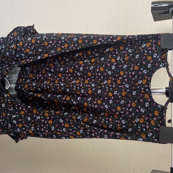 Backless Romper - Picture 2 of 3